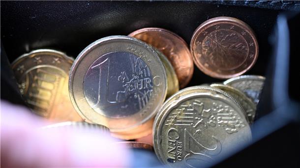Inflation auf höchstem Stand seit etwa 70 Jahren Fast ein Viertel der Menschen hierzulande das Sparen eingestellt.