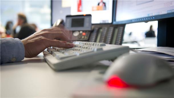 Größte Produktivitätsbremsen: Kollegen, Chefs und Meetings Fast jeder vierte Büroarbeiter in Deutschland ist einer Umfrage zufolge unzufrieden mit seinem Job.