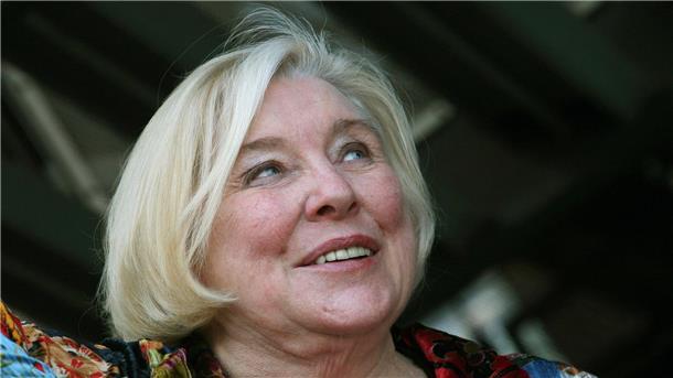 „Die Teufelin“ machte sie berühmt - Fay Weldon gestorben Fay Weldon ist tot. Die Schriftstellerin ist im Alter von 91 Jahren friedlich eingeschlafen.