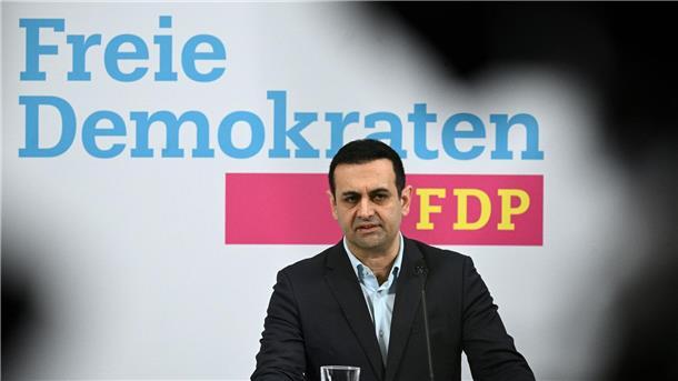 Papier zum Ampel-Ausstieg löst Beben in der FDP aus FDP-Generalsekretär Bijan Djir-Sarai ist zurückgetreten.