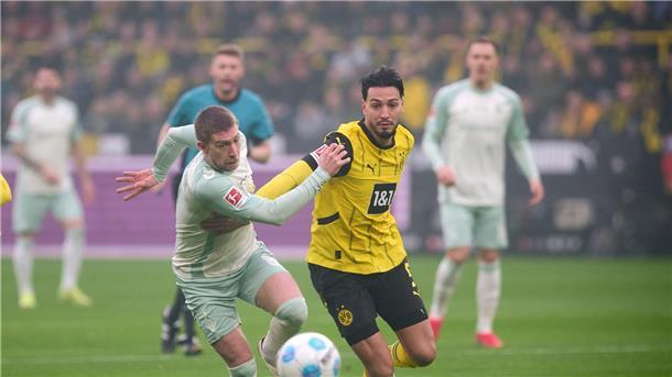 Fehlt dem BVB in Lissabon: Linksverteidiger Ramy Bensebaini (r)