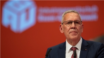 Feiger kann sich vorstellen, Beschäftigten mehr freie Tage anzubieten.