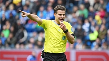 Felix Brych steht weiter als Schiedsrichter zur Verfügung.