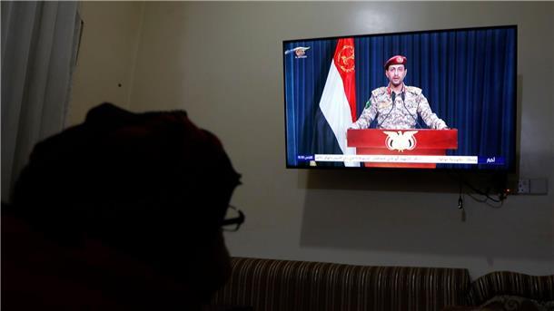 Fernsehansprache von Yahya Saree - der Sprecher der Huthi-Rebellen. Die vom Iran unterstützten Rebellen intensivieren ihre Angriffe auf Handelsschiffe im Roten Meer.