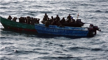 Festnahme mutmaßlicher Piraten vor der ostafrikanischen Küste. (Archivbild)