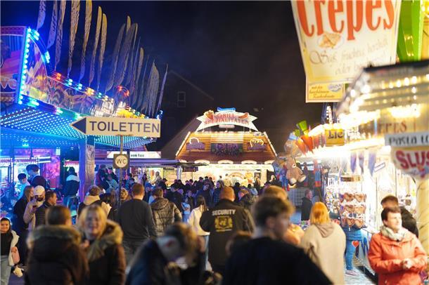Festplatz am Samstagabend