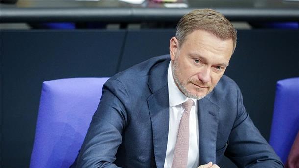 Lindner sieht kaum Spielraum für weitere Entlastungen Finanzminister Christian Lindner (FDP) sieht derzeit kaum finanziellen Spielraum für weitere Entlastungen.