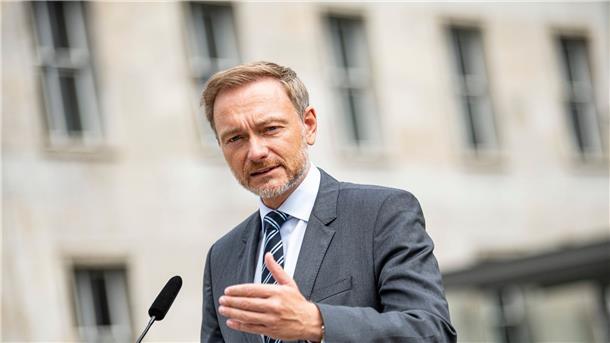 Finanzminister Christian Lindner hat den Staatseinstieg beim Gasimporteur Uniper verteidigt - er erinnerte an die Insolvenz der Lehman-Bank und die nachfolgende Finanzkrise.