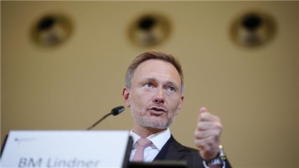 Lindner und Buschmann: Leistungen für Asylbewerber senken Finanzminister Christian Lindner und Justizminister Marco Buschmann (beide FDP) fordern die Senkung von Leistungen für Asylbewerber.