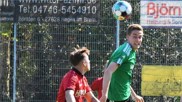 Finn-Niklas Klaus (rechts) kommt mit dem FC Hagen/Uthlede immer besser in Schwung.