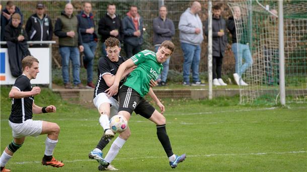 Finn-Niklas Klaus (rechts) wird dem FC Hagen/Uthlede am Sonntag fehlen. 