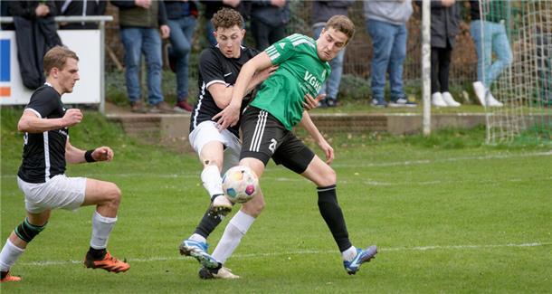 Hagen/Uthlede stolpert auch über den Tabellenletzten der Fußball-Landesliga Finn-Niklas Klaus und der FC Hagen/Uthlede haben die zweite Niederlage in Folge kassiert.