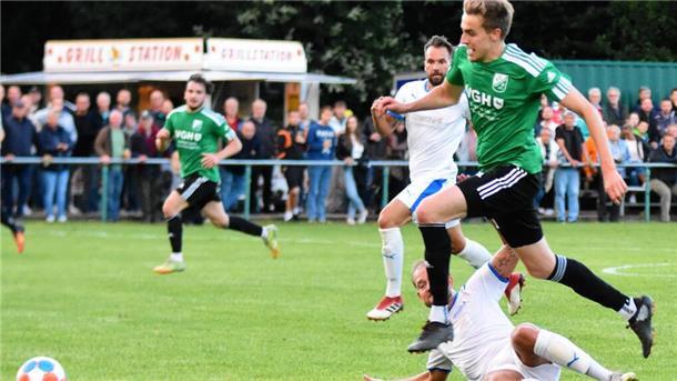 Ein Fußballspieler in Aktion
