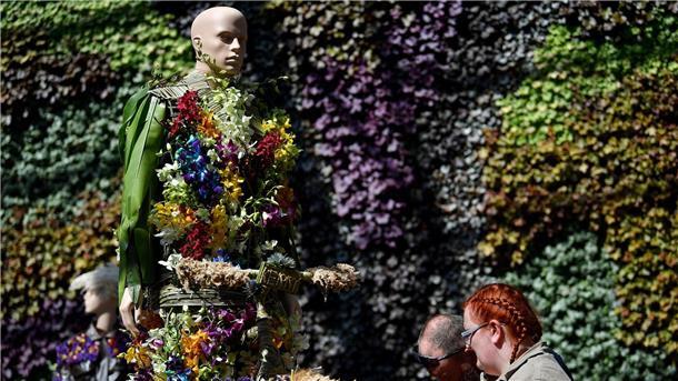 WorldPride mit Sydney erstmals in südlicher Hemisphäre „Fleurs de Villes: PRIDE“ ist Teil der Sydney WorldPride 2023 - sie zeigt Blumenpuppen als Hommage an inspirierende Mitglieder der queeren Community.