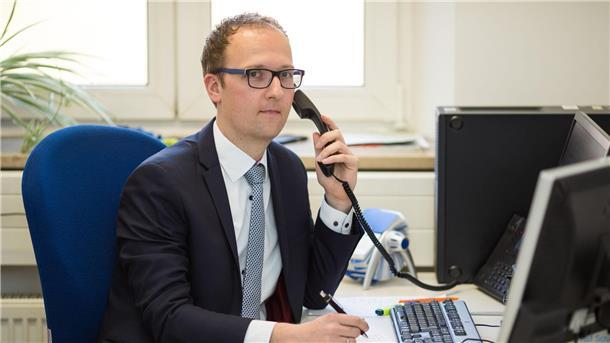 Florian Endres leitet die Beratungsstelle Radikalisierung beim Bundesamt für Migration und Flüchtlinge (Bamf), die seit 2012 besteht.