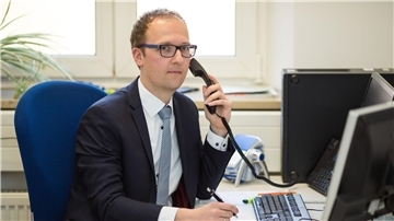 Florian Endres leitet die Beratungsstelle Radikalisierung beim Bundesamt für Migration und Flüchtlinge (Bamf), die seit 2012 besteht.