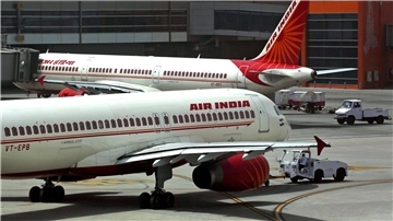 Flugzeuge der Fluglinie Air India in Neu Delhi.