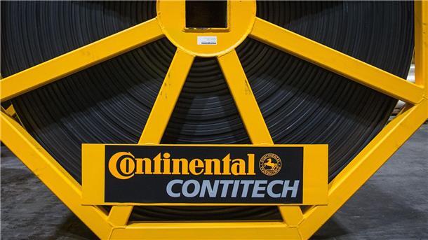 IG Metall übt Kritik an Werksschließungen bei Contitech Förderbänder aus Gummi und Metalldrähten, die Contitech herstellt, werden vor allem in der Industrie eingesetzt. (Archivbild)