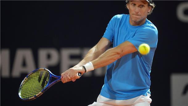 Forláns kurzer Zauber auf dem Tennisplatz Forlán genießt jeden Schlag, auch wenn er die Partie am Ende klar verliert.