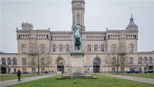 Forscher Stefan Nagel von der Leibniz Universität Hannover erhält den Deutschen Studienpreis. (Symbolbild)