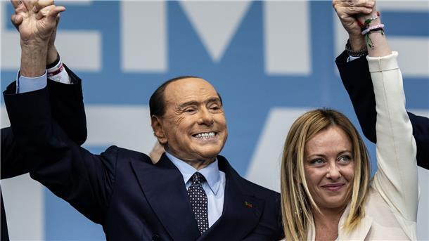 Forza-Italia-Chef Silvio Berlusconi und die Vorsitzende der rechtsextremen Partei Fratelli d’Italia (Brüder Italiens), Giorgia Meloni.
