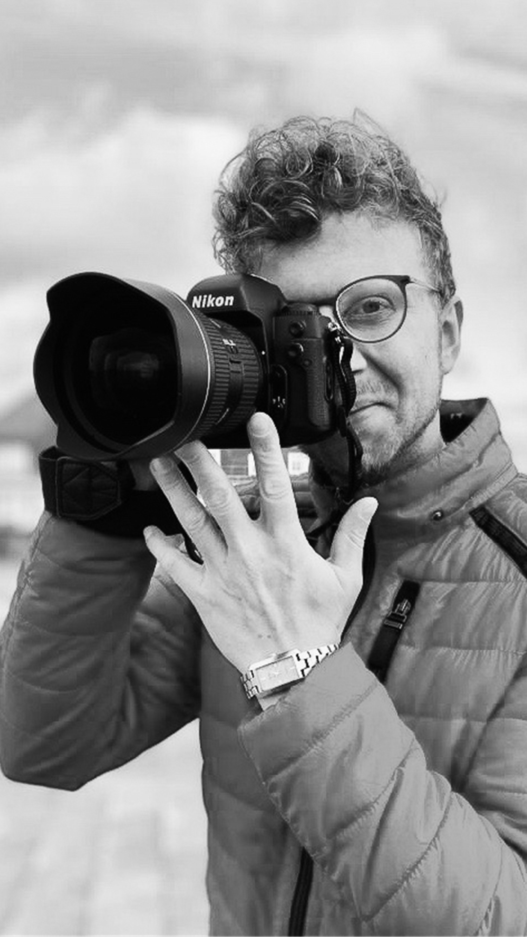 Fotojournalist Arnd Hartmann fotografiert neuerdings auf 35-Millimeter-Film und seiner Nikon F100-Kamera aus dem Jahr 1999.