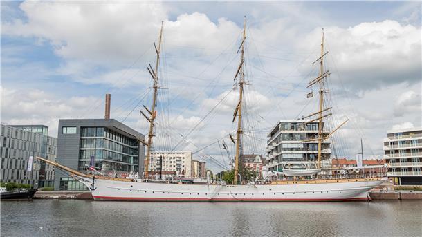 Fotospaziergang durch das Schulschiff Deutschland. Wir zeigen euch wie es in dem Schiff aussieht und beleuchten jeden Winkel des Schiffes.