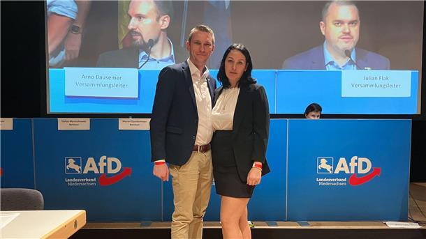 Polizeipräsident kritisiert AfD: Fraktion fordert Rücktritt Frank Rinck , Landesvorsitzender der AfD Niedersachsen, und Sonja Nilz, neue Generalsekretärin der AfD Niedersachsen, stehen nebeneinander.