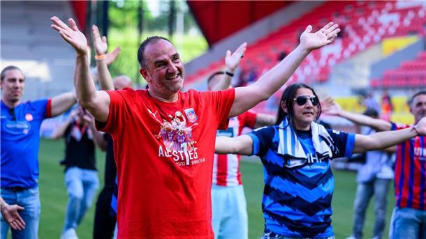 Heidenheims pragmatischer Ansatz vor historischer Premiere Frank Schmidt freut sich auf die Europapokal-Premiere mit dem 1. FC Heidenheim.