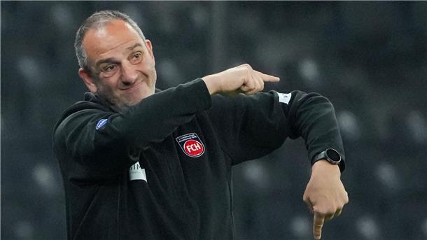 Frank Schmidt steht mit dem 1. FC Heidenheim gegen den FC Chelsea vor einer Herausforderung.