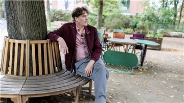 Frank Spilker blickt auf mehr als 30 Jahre Bandgeschichte zurück.