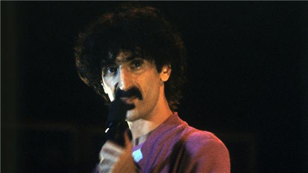 Frank Zappas Jazzrock-Alben zum 50. Jubiläum Frank Zappa bei einem Konzert in München 1980.