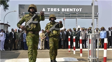 Frankreich bleibt mit einem Restkontingent von etwa 80 Soldaten in der Elfenbeinküste präsent.