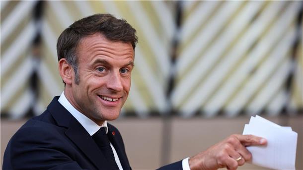 Frankreichs Regierung wird zu Teilen ausgetauscht Frankreichs Präsident Emmanuel Macron bildet die Regierung um.