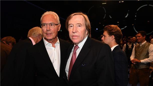 Franz Beckenbauer (l) erkundigte sich bei Günter Netzer über Nahtod-Erfahrungen.
