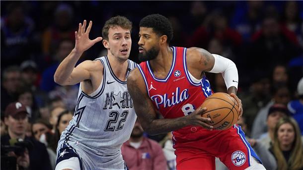Franz Wagner (l.) und die Orlando Magic unterlagen Paul Georges Philadelphia 76ers nach einem schwachen zweiten Viertel.