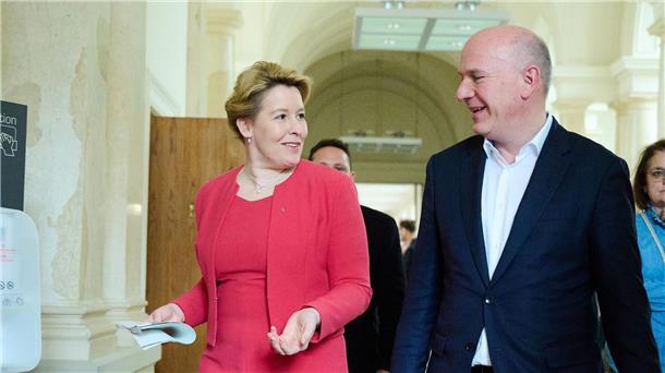 Franziska Giffey (SPD), Regierende Bürgermeisterin von Berlin und  CDU-Landeschef Kai Wegner im Berliner Abgeordnetenhaus.
