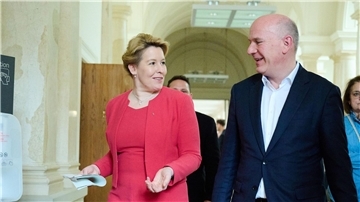 Franziska Giffey (SPD), Regierende Bürgermeisterin von Berlin und  CDU-Landeschef Kai Wegner im Berliner Abgeordnetenhaus.