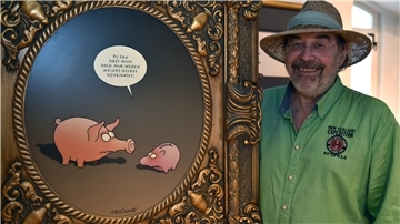 Fred Tödter, bekannt als Cartoonist Tetsche, zeigte bereits 2015 in der Burg zu Hagen seine Arbeiten. Jetzt kommt er mit einer neuen Ausstellung wieder. Foto: Jaspersen/dpa