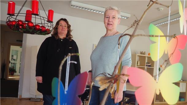 Zwei Ehrenamtliche für die Hospizhilfe.
