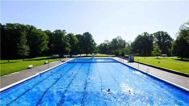 Startschuss in die Freibadsaison - Hoffnung auf Sommerspaß Freibadsaison im Nordwesten.