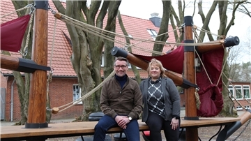 Freuen sich auf Gäste: BBU-Chef Gerrit Michaelis (links) und Jugenherbergs-Leiterin Petra Schulz.