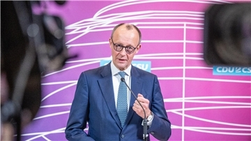 Friedrich Merz beschuldigt die Koalition, das Wahlrecht zu manipulieren.