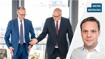 Friedrich Merz (CDU) und Andreas Bovenschulte (SPD) beim Antrittsbesuch des Kanzlers in der Seestadt Bremerhaven