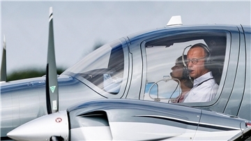 Friedrich Merz ist leidenschaftlicher Hobbypilot. (Archivbild)