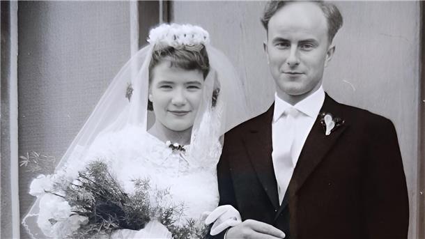Ein altes Hochzeitsfoto aus dem Jahr 1959.