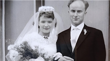 Ein altes Hochzeitsfoto aus dem Jahr 1959.