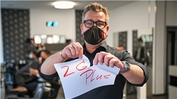 Friseurmeister Andre Albers ist gegen die 2G-plus-Regel im Friseurhandwerk.