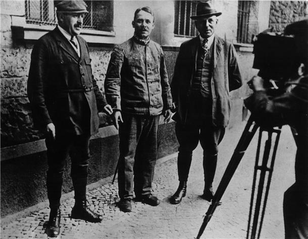 Serienmörder Fritz Haarmann: „Werwolf von Hannover“ tötete 24 junge Männer Fritz Haarmann (M, undatiertes Archivbild) ermordete in den 1920er Jahren in Hannover mindestens 24 Jungen und junge Männer.