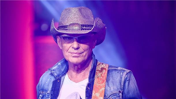 Gitarrist Fritz Puppel will 240 Mal im Jahr joggen Fritz Puppel von der Band City bei der Verleihung der Sepp-Herberger-Awards 2022.